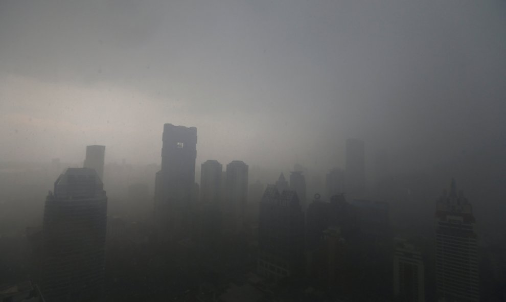 La ciudad de Bankok en Tailandia vista durante las lluvias del monzón. REUTERS/Jorge Silva