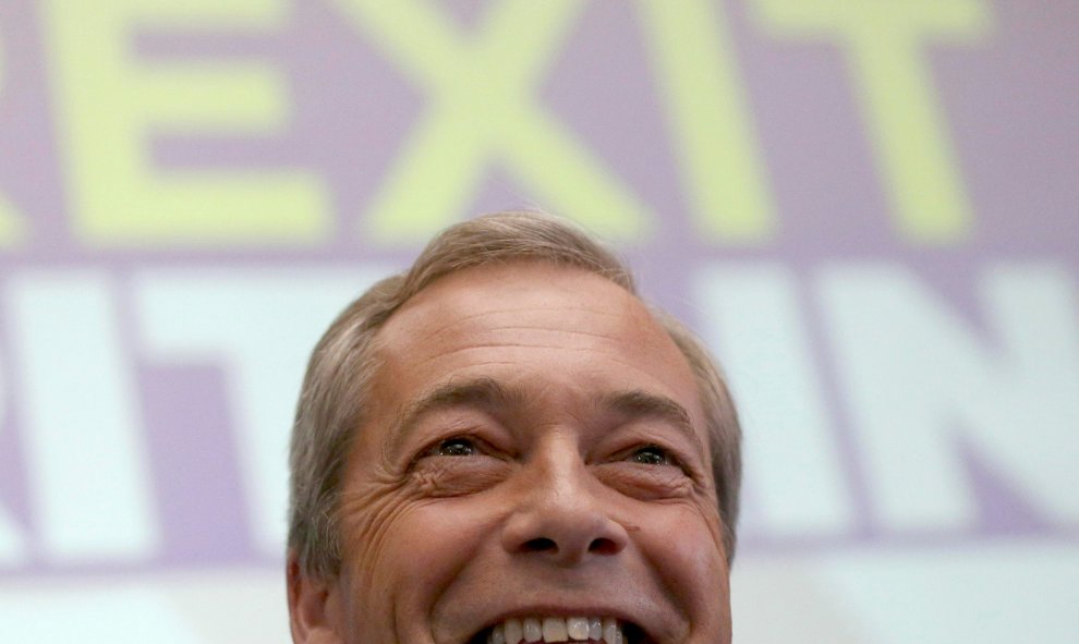 Nigel Farage, líder del Partido Independiente del Reino Unido hablando en una conferencia en Londres. REUTERS/Neil Hall.