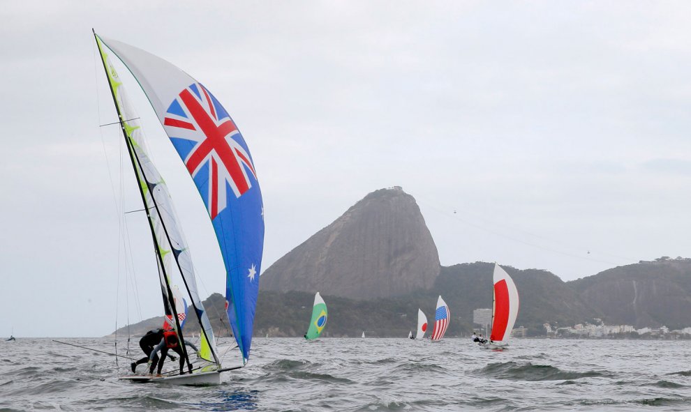 Las embarcaciones que competirán en vela ya han probado la polémica Bahía de Guanabara. /REUTERS