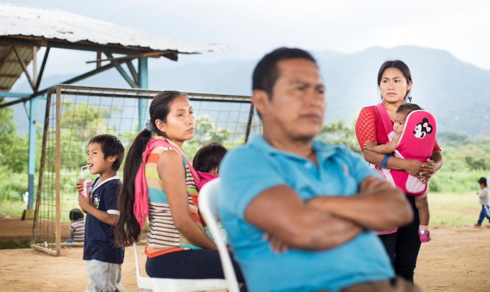 Asamblea en en centro shuar de Tunants donde se habló de la situación de conflicto y se pidió una resolución dialogada y pacifica al mismo. -EDU LEÓN