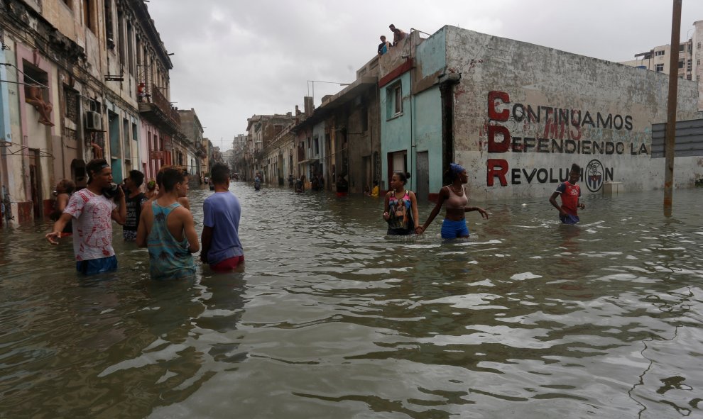 Una calle inundada en La Habana tras el paso del huracán Irma. - REUTERS