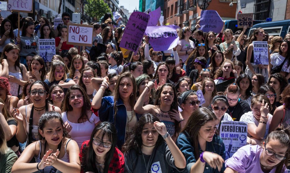 La manifestación frente al Ministerio de Justicia, en Madrid, contra la sentencia a 'La Manada'.-JAIRO VARGAS