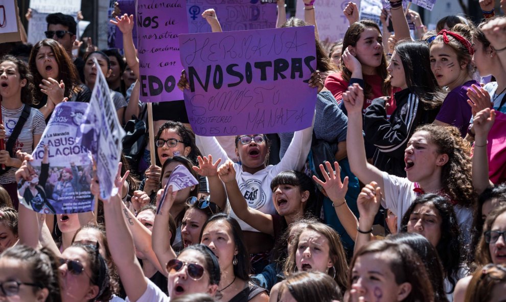 La manifestación frente al Ministerio de Justicia, en Madrid, contra la sentencia a 'La Manada'.-JAIRO VARGAS