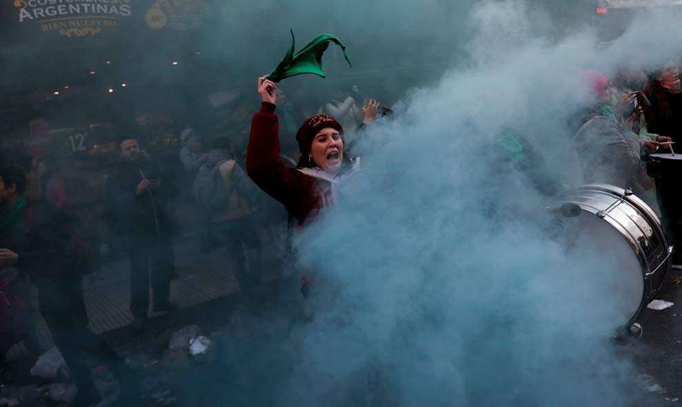 Alegría desbordante en las calles de Buenos Aires. (DAVID FERNÁNDEZ | EFE)