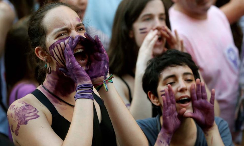 Protesta ciudadana contra la libertad de 'La Manada' en Madrid.(JUAN CARLOS HIDALGO | EFE)