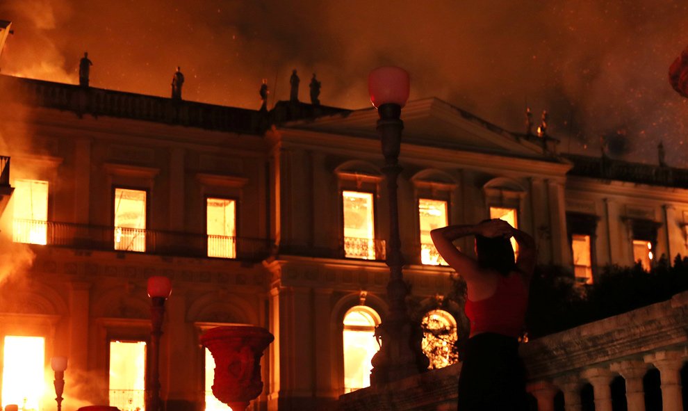 Estupor ante una pérdida incalculable.- REUTERS/Ricardo Moraes