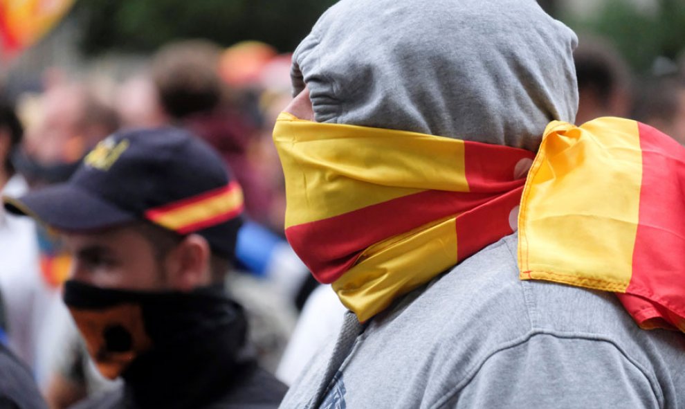 Decenas de nazis en Valencia este martes. REUTERS/Heino Kalis