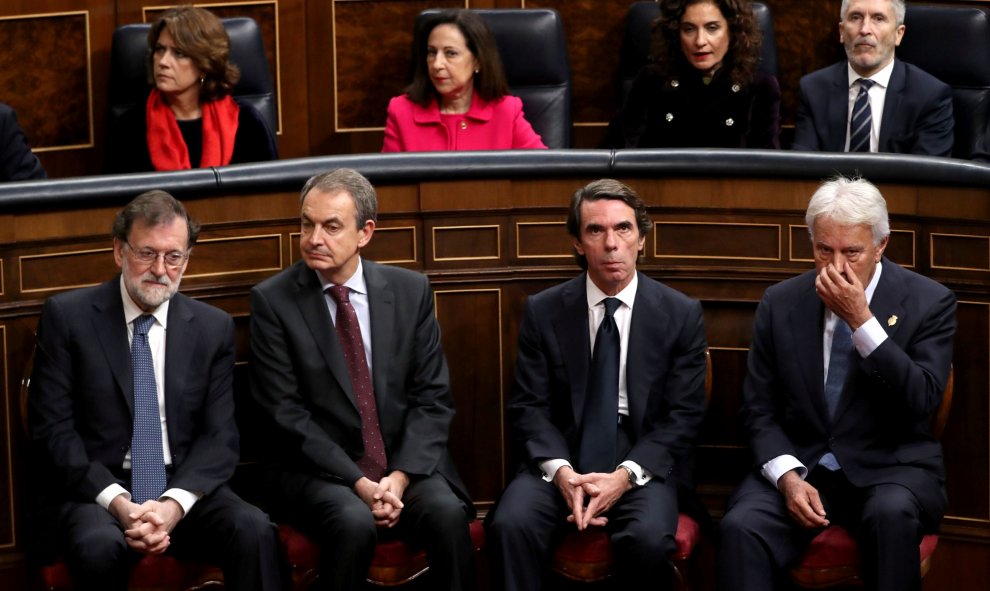 Los expresidentes del Gobierno Mariano Rajoy, José Luis Rodríguez Zapatero, José María Aznar, y Felipe González, durante el acto de conmemoración del cuarenta aniversario de la Constitución que preside el rey Felipe VI en el Congreso. REUTERS/Susana Vera