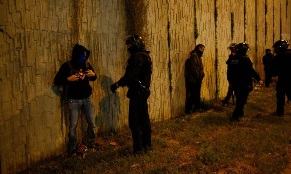 Los Mossos d'Esquadra están actuando para reabrir las vías cortadas por los CDR/AFP