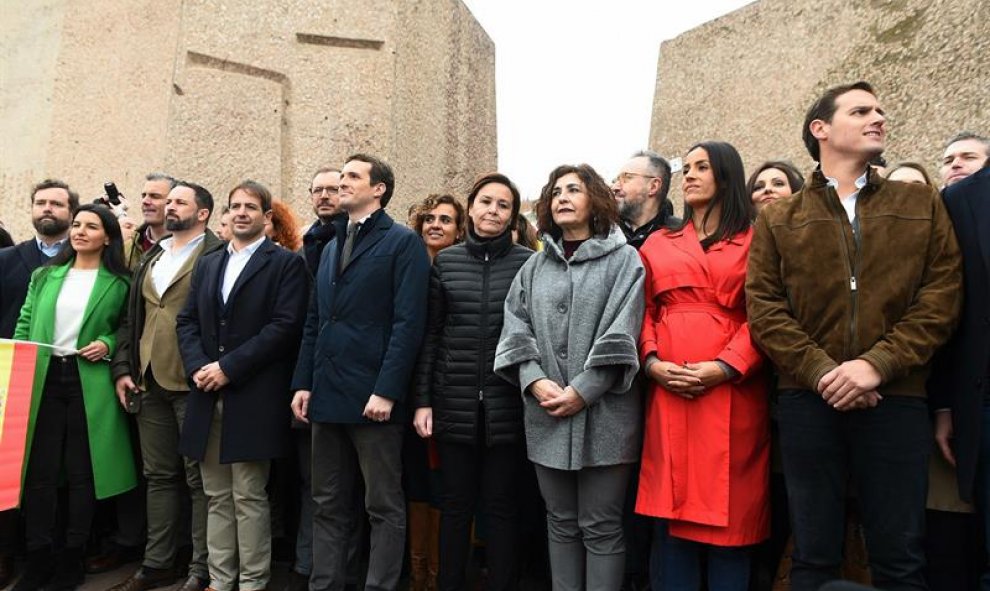 El presidente de VOX, Santiago Abascal, el líder del PP, Pablo Casado, y el líder de Ciudadanos, Albert Rivera. Fernando Villar (EFE)