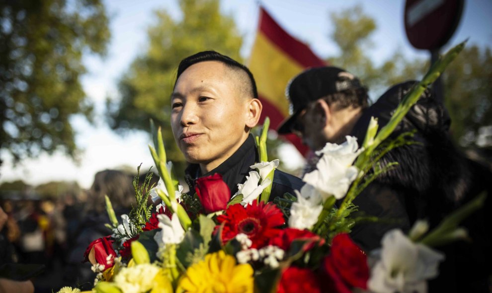 Chen Xiangwei, el conocido como "chino franquista", en los alrededores del cementerio de Mingorrubio-El Pardo. / Jairo Vargas