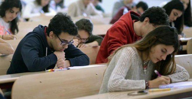 Estudiantes universitarios en una imagen de archivo