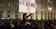 Miles de personas asisten  este miércoles a una concentración de rechazo por el atentado contra el semanario 'Charlie Hebdo' en la Plaza de la República de París. EFE / IAN LANGSDON