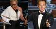 Patricia Arquette y Neil Patrick Harris en la ceremonia de los Oscars./ REUTERS