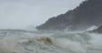 San Sebastián recibe olas de hasta siete metros de altura