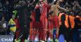 Los jugadores del PSG celebran la clasificación en Stamford Bridge. EFE/FACUNDO ARRIZABALAGA