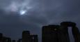 El eclipse parcial de sol sobre Stonehenge, en el suroeste de Inglaterra. REUTERS/Kieran Doherty