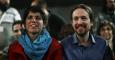 El líder de Podemos, Pablo Iglesias, con la candidata a las elecciones en Andalucía, Teresa Rodriguez. REUTERS/Jon Nazca