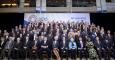 Foto de familia de los ministros de Finanzas y de los goebrnadores de bancos centrales que han participado en la reunión de primavera del FMI. REUTERS/Mike Theiler