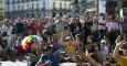 Más de un centenar de personas permanecen concentradas en la madrileña Puerta del Sol para celebrar el cuarto aniversario del movimiento 15M . EFE/Luca Piergiovanni