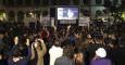 Simpatizantes de Podemos celebran los resultados obtenidos en las elecciones autonómicas y municipales frente al museo Reina Sofía, en Madrid. EFE/Alberto Martín