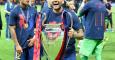 Dani Alves, con la Copa de Europa el sábado en Berlín. /EFE