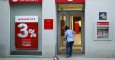 Oficina del banco Santander en Ronda. / JON NAZCA (REUTERS)