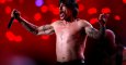 Anthony Kiedis of The Red Hot Chili Peppers performs during the halftime show of the NFL Super Bowl XLVIII football game between the Denver Broncos and the Seattle Seahawks in East Rutherford, New Jersey, February 2, 2014. REUTERS/Shannon Stapleton/File P