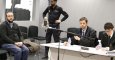 El concejal de Ahora Madrid Guillermo Zapata (izquierda) durante el juicio que se sigue contra él hoy en la Audiencia Nacional por el tuit que publicó sobre Irene Villa en 2011. / MARISCAL (EFE)