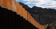 El nuevo muro que separa México de Estados Unidos. / REUTERS