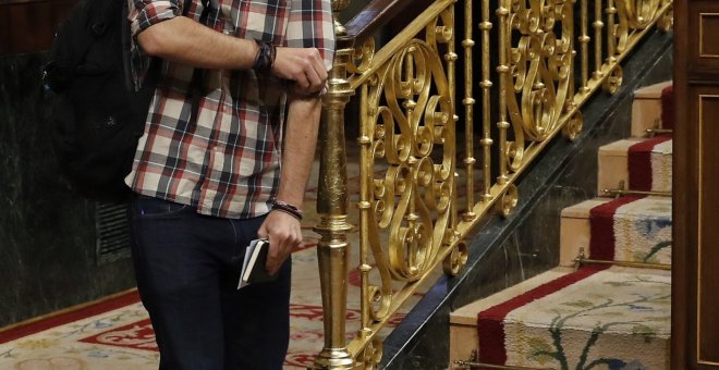 El líder de Podemos, Pablo Iglesias, durante la sesión de control al Gobierno en el Congreso de los Diputados. EFE/Ballesteros