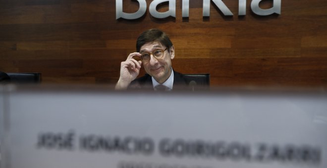 El presidente de Bankia, José Ignacio Goirigolzarri, durante la rueda de prensa que ha ofrecido para presentar los resultados de la entidad en 2016.  EFE/Emilio Naranjo