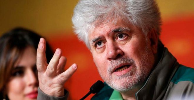 Fotografía de archivo del cineasta español Pedro Almodóvar durante la rueda de prensa de su película "Julieta" en la 69 edición del Festival de Cannes (Francia), el 17 de mayo de 2016. | EFE