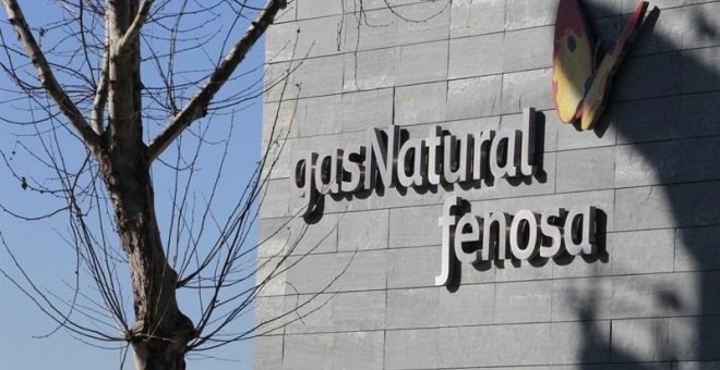 El logo de Gas Natural Fenosa en la fachada de su sede en Madrid. E.P.