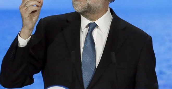 El presidente del Gobierno y del PP, Mariano Rajoy, durante su intervención en la segunda jornada del XVIII Congreso nacional del partido que se celebra hasta mañana en la Caja Mágica de Madrid. EFE/JuanJo Martín