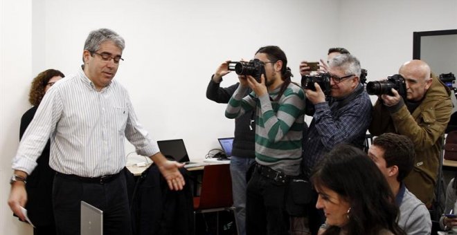 El portavoz del PDeCAT en el Congreso, Francesc Homs, a su llegada a la rueda de prensa que ha ofrecido en la víspera de ser juzgado por el Tribunal Supremo por prevaricación y desobediencia en la consulta soberanista del 9N de 2014. EFE/Marta Perez