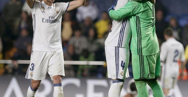 Pepe, Ramos y Keylor Navas celebran el triunfo en Villarreal. | MIGUEL ANGEL POLO (EFE)