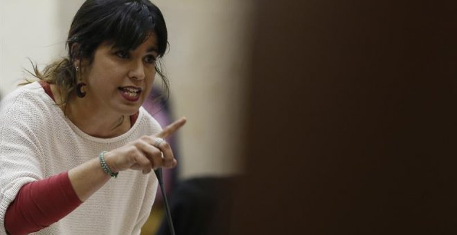 La líder andaluza de Podemos, Teresa Rodriguez,durante la sesión de control al Gobierno celebrada en el Parlamento andaluz. EFE/Jose Manuel Vidal.