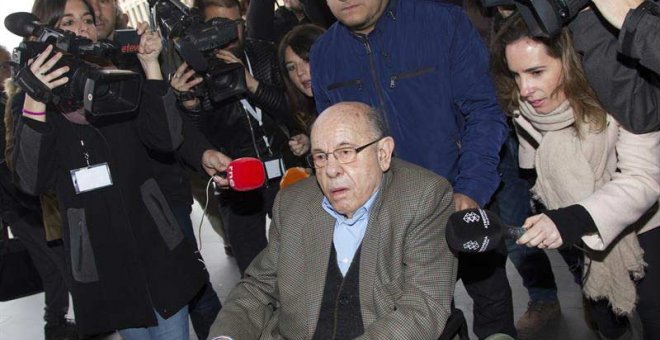 El expresidente del Palau de la Música Félix Millet, a u llegada a la Ciutat de la Justicia donde eL juicio por el expolio del Palau de la Música. | MARTA PÉREZ (EFE)