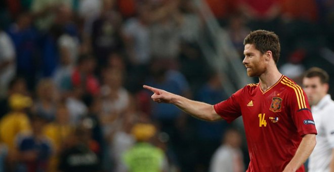 Xabi Alonso vistiendo la camiseta de la selección española. REUTERS