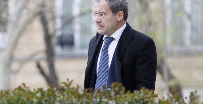 El inspector del Banco de Espapa Pedro Comín, a su llegada a la sede de la Audiencia Nacional donde declara como invstigado ante el juez Fernando Andreu por el caso Bankia.EFE/MARISCAL