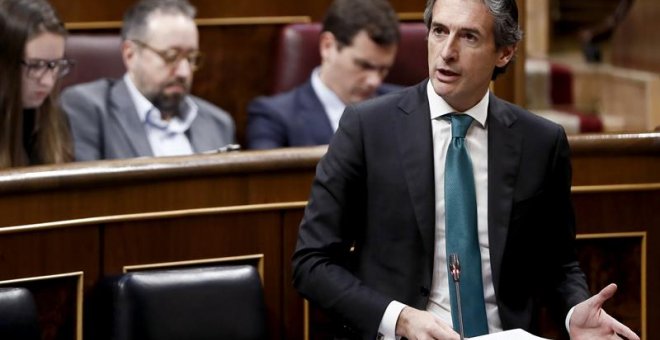 El ministro de Fomento, De la Serna, este miércoles en el Congreso. EFE/Mariscal