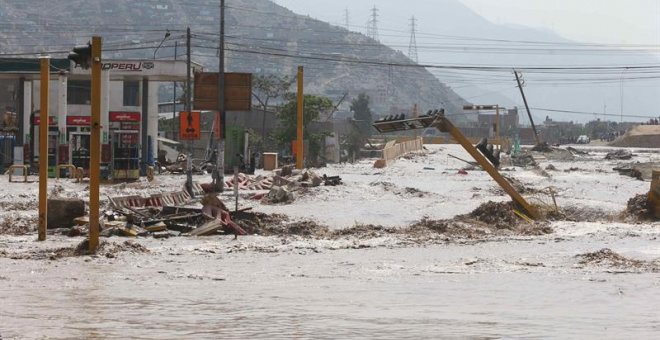 Vista general de las inundaciones producidas por el desborde de los ríos Rímac y Huaycoloro al este de la ciudad de Lima.EFE/Ernesto Arias