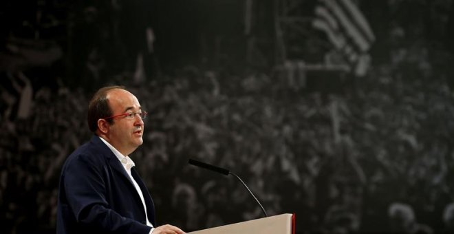 El primer secretario del PSC, Miquel Iceta ,durante su intervención en la sesión constitutiva del Consell Nacional de los socialistas catalanes surgido del último congreso del PSC. EFE/Toni Albir