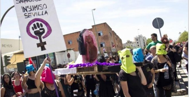 La procesión del coño insumiso en Sevilla / EFE