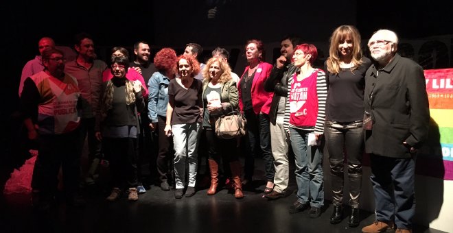 Algunos de los intervinientes en el acto homenaje a Shangay Lily.- JL