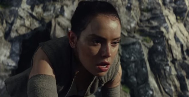 Daisy Ridley, que interpreta a Rey, en un momento del tráiler.