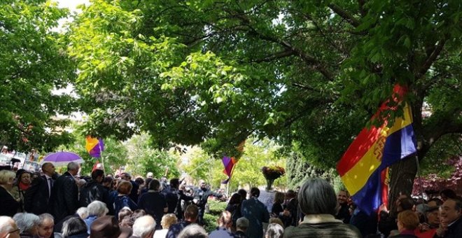 Cientos de personas han acudido a homenajear a los soldados de la Nueve