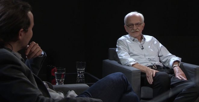 Antonio Escohotado, durante su entrevista con Pablo Iglesias en 'Otra Vuelta de Tuerka'