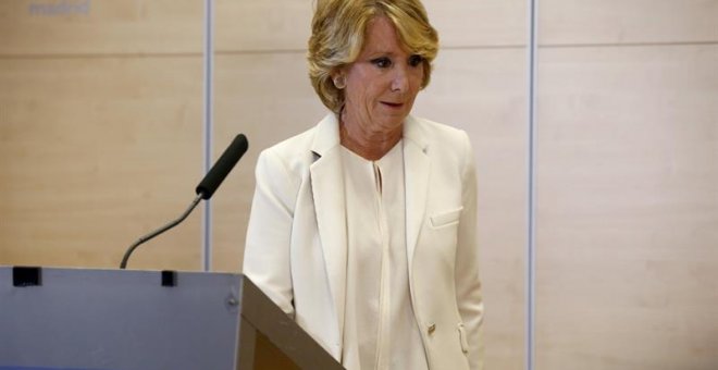 Esperanza Aguirre, durante la comparecencia en la que anuncia su dimisión. EFE/Kiko Huesca